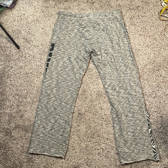 PINK Victoria’s Secret Gray Low Rise Y2K Wide Leg Sweatpants Size Small - Picture 5 of 7